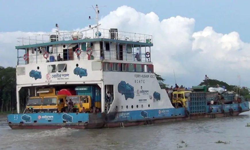 প্রায় ৫ ঘণ্টা বন্ধ থাকার পর শরীয়তপুরের ফেরি চলাচল শুরু