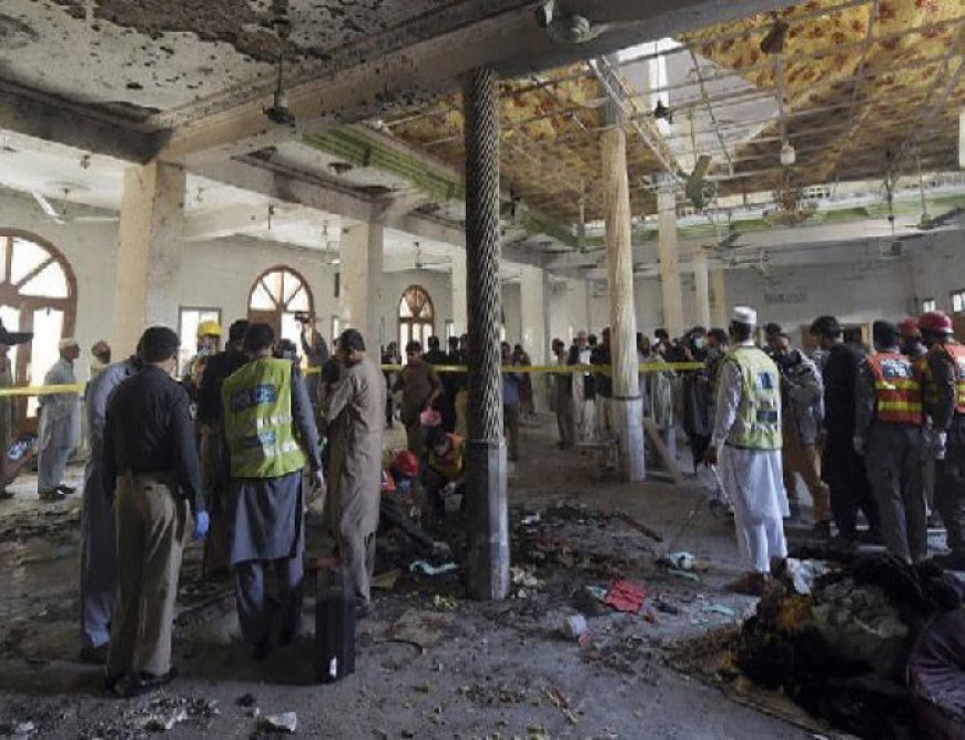 Pakistan mosque explosion kills 17, injures 83