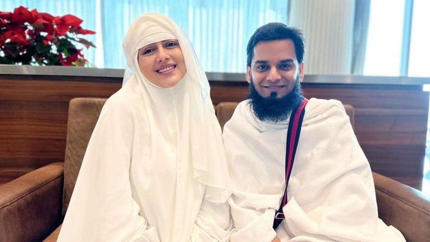 Bollywood actress Sana Khan performed Umrah