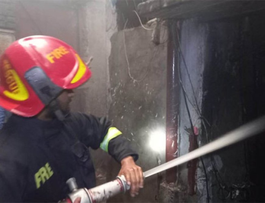 A fire broke out in a plastic factory in Soarighat